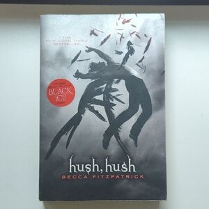 🚨3 For $15 🚨 Book: Hush, Hush by Becca Fitzpatrick